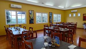 Restaurace v ubytování Hotel y Cabañas Palomar - Caja los Andes