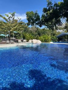 Galeriebild der Unterkunft Ma Roberta @ Tambuli Resort with fast WIFI in Maribago