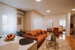 A seating area at Apartman K29