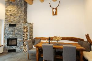 Galeriebild der Unterkunft Alpine Cottage Golica in Jesenice