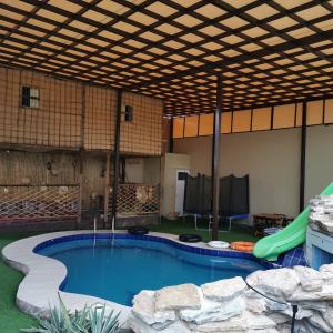 Bazén v ubytování chalet IN nebo v jeho okolí