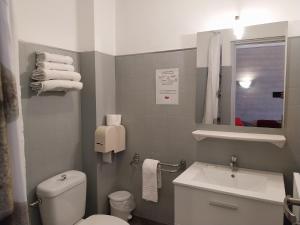 Bagno di Hôtel L'Oustalet