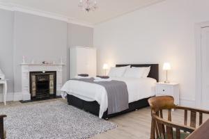 Postel nebo postele na pokoji v ubytování Luxury Town House in the Centre of Cardiff