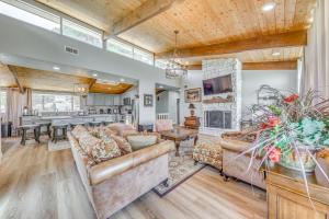 Gallery image of Serene Alto Cabin with Mountain Views and Fire Pit! in Alto +37 photos