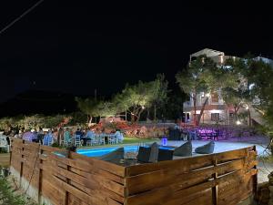 Бассейн в Kallithea Residence или поблизости