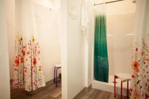 Un baño de Cloudcroft Hostel