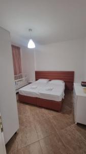Vivienne's Apartment - Image 7