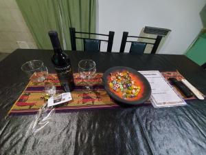 マラルグエにあるMalargüe al Sur, departamentosのテーブル(ボウル入り飲食、ワイン1本付) +12枚の写真