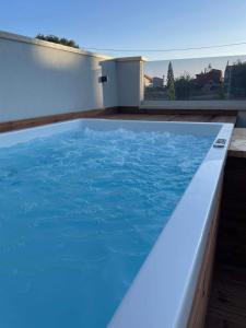 Bazén v ubytování Cactus Villas nebo v jeho okolí