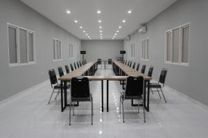 Οι επιχειρηματικές εγκαταστάσεις ή/και οι αίθουσες συνεδριάσεων στο Hotel Luansa Klui