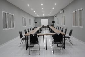 Οι επιχειρηματικές εγκαταστάσεις ή/και οι αίθουσες συνεδριάσεων στο Hotel Luansa Klui