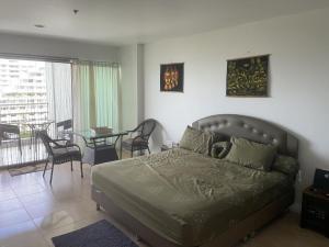 Postel nebo postele na pokoji v ubytování Fewos4seasons Thailand 424