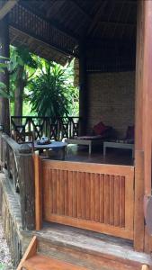 Un balcón o terraza en Sang Tong Huts