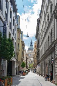 Luxury Peaceful Apartment by the St Stephen's Basilica 1065 Budapest, 8 Lázár utca kép - 2