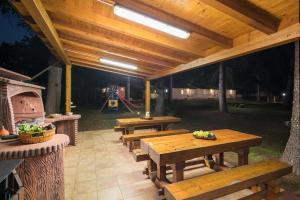 Patio alebo iná vonkajšia časť ubytovania Apartments Materada Residence