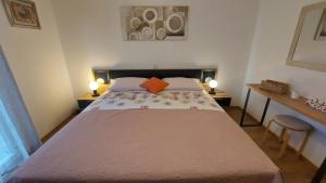 Postel nebo postele na pokoji v ubytování Apartment close to Krk town centre