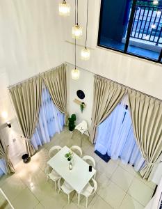 イポーにあるThe Cove Duplex 13pax 3Br 4bathroom 2parking by IWH Suitesのギャラリーの写真