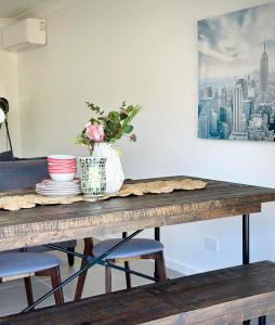 Φωτογραφία από το άλμπουμ του Adorable Modern 4 Br House WiFi & Parking σε Prestons