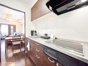 Cucina o angolo cottura di Z Apart ment 大阪通天閣玩具街旅居