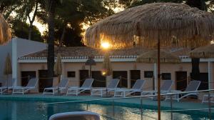 Bazén v ubytování Hotel Montepiedra 4''''sup nebo v jeho okolí