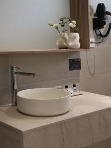 Ένα μπάνιο στο Hotel Montepiedra 4''''sup +75 φωτογραφίες