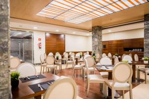 Restaurant o un lloc per menjar a Hotel Compostela