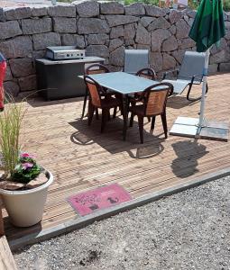 Αίθριο ή υπαίθριος χώρος στο Gite a l' Orée du verger