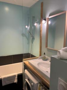 Kylpyhuone majoituspaikassa Le Petit Arles