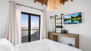 Eunoia Porto Katsiki客房内的一张或多张床位