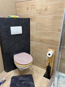 Koupelna v ubytování Haus mit Sauna am Waldrand - Nähe Brombachsee Altmühlsee