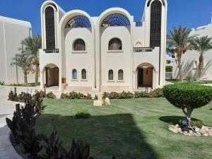 Zahrada ubytování Buki-Gravity-Homes, App No2, amazing seaview apartment in 5 star hotel Gravity Sahl Hasheesh-FOR GUESTS WITH NONEGYPTIAN PASSPORTS