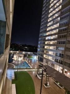 Hồ bơi trong/gần Santa Cruz Hermoso Departamento Piscina Toboganes