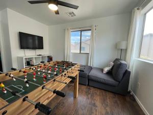 Η αίθουσα παιχνιδιών του Gorgeous Abode 3 Bedrooms Hide-out in Mesa