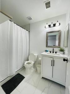 Ένα μπάνιο στο Gorgeous Abode 3 Bedrooms Hide-out in Mesa