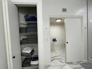 Ένα μπάνιο στο Gorgeous Abode 3 Bedrooms Hide-out in Mesa
