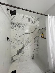 Ένα μπάνιο στο Gorgeous Abode 3 Bedrooms Hide-out in Mesa