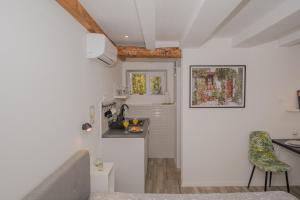 Kuchyň nebo kuchyňský kout v ubytování DeCoR Kut