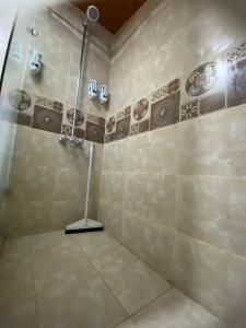 Ένα μπάνιο στο Apex Hotels and Resorts Skardu