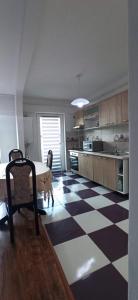 Η κουζίνα ή μικρή κουζίνα στο Sunday's Home