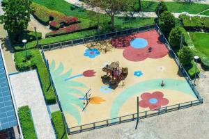 Bazen u objektu Upscale studio at JLT near metro ili u blizini