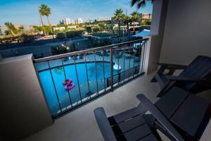Hồ bơi trong/gần MOXY Phoenix Tempe/ASU Area