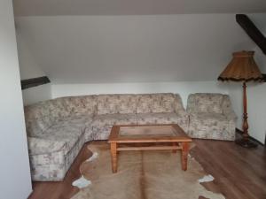 Ruang duduk di Cosy house for relaxing and sightseeing
