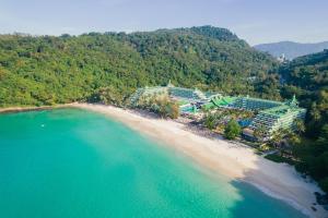 Vista aerea di Le Meridien Phuket Beach Resort -