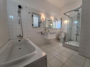 Ванная комната в Luxuriant Houses Kyrenia +37 фотографий