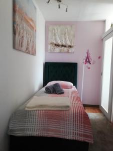 Postel nebo postele na pokoji v ubytování Alnea