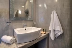 Koupelna v ubytování Remvi Suites