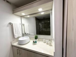 Ένα μπάνιο στο Loft - mejor vista en el Poblado 2312 +12 φωτογραφίες