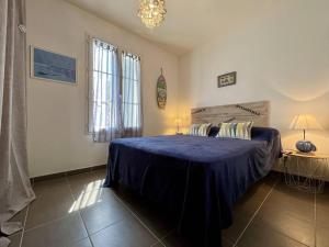 Postel nebo postele na pokoji v ubytování Maison 4 couchages à Saint-Georges-d'Oléron avec jardin et terrasse - FR-1-246A-267