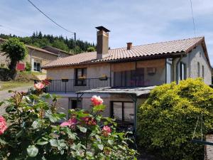 Το κτήριο όπου στεγάζεται  η παραθεριστική κατοικία