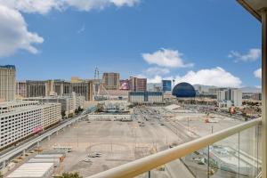 Nespecifikovaný výhled na destinaci Las Vegas nebo výhled na město při pohledu z aparthotelu